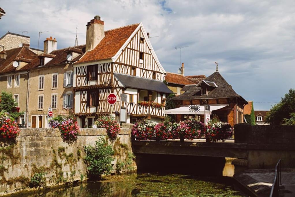 Le Twelve Chablis Maison Chaleureuse, Calme, 2 Chambres Exterior foto